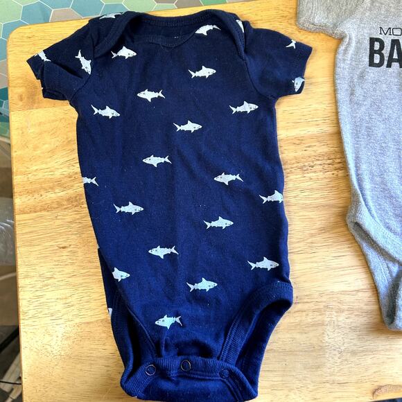 11+ pcs Baby 0-3 months clothes 5 one-piece 1 shirts 5 pairs of socks - Picture 6 of 9